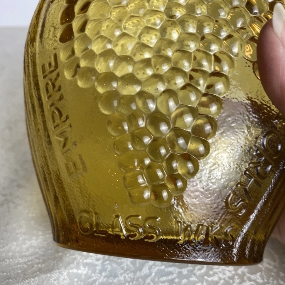 Vintage Empire Glass Amber Eagle & Grapes Flask Bottle MCM - Picture 9 of 9